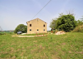 Foto 4 - Rustico Contrada Rio del Bove
 
1, Torre San Patrizio - foto 4