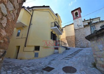 Foto 16 - Casa indipendente Valle
 
22, Montefortino - foto 16