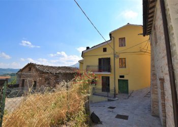 Foto 18 - Casa indipendente Valle
 
22, Montefortino - foto 18