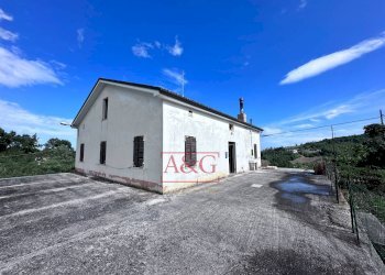 Foto 3 - Rustico Contrada San Giovanni
 
10, Smerillo - foto 3