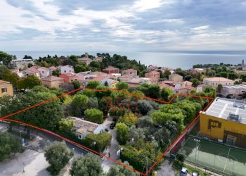 Foto 1 - Attività Commerciale Via Moricone
 
7, Sirolo - foto 1