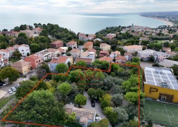 Foto 4 - Attività Commerciale Via Moricone
 
7, Sirolo - foto 4