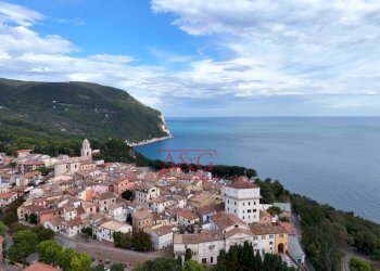 Foto 9 - Attività Commerciale Via Moricone
 
7, Sirolo - foto 9