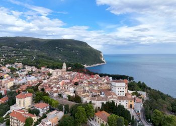 Foto 11 - Attività Commerciale Via Moricone
 
7, Sirolo - foto 11