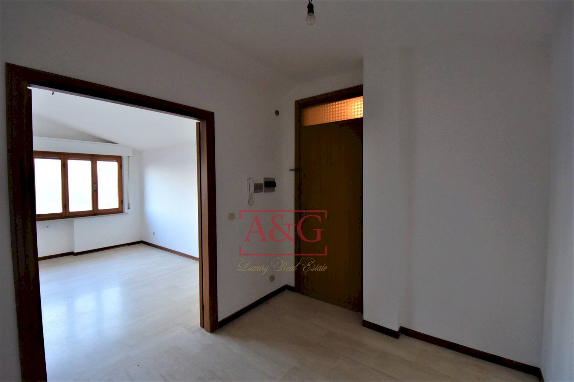 Foto 2 - Attic Via Aldo Moro
 
22, Amandola - photo 2