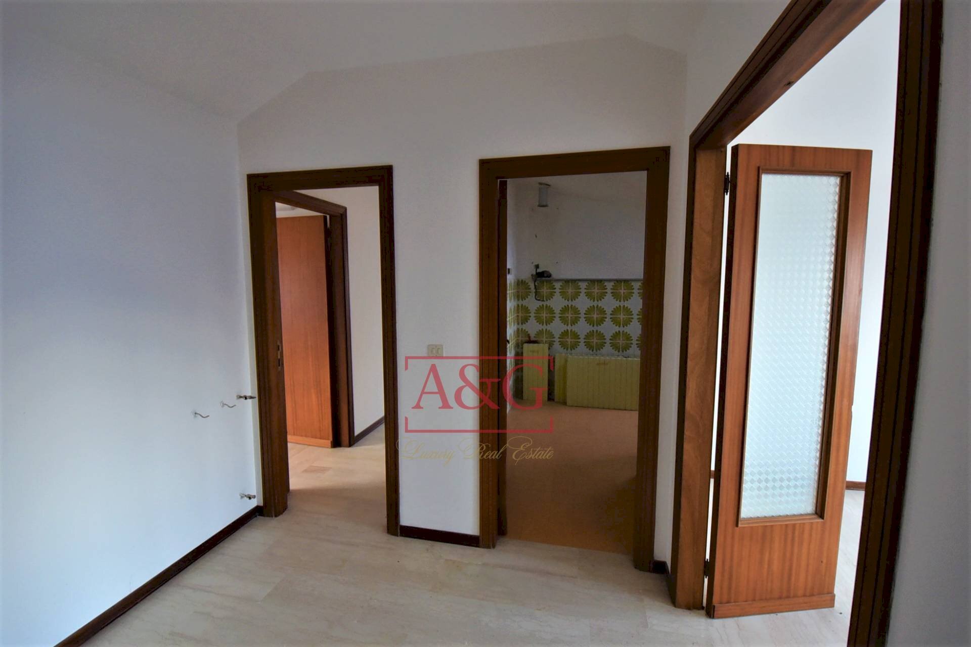 Foto 3 - Attic Via Aldo Moro
 
22, Amandola - photo 3