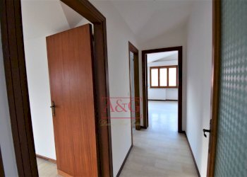 Foto 12 - Attico Via Aldo Moro
 
22, Amandola - foto 12