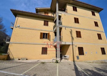 Foto 2 - Quadrilocale Borgo San Tommaso
 
1, Montedinove - foto 2