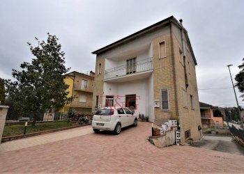 Foto 3 - Appartamento Strada Falerienze a Valle
 
44, Falerone - foto 3