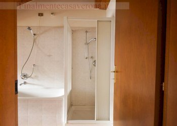 bagno piano superiore - Apartment Via Cesare Battisti
 
41, Comano Terme - photo 27