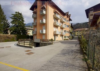 facciata - Apartment Via Cesare Battisti
 
41, Comano Terme - photo 36