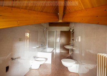 bagno piano superiore - Apartment Via Cesare Battisti
 
41, Comano Terme - photo 38