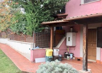 Foto 2 - Villa a Schiera Via dell'Acqua Fredda
 
29, Fara in Sabina - foto 2