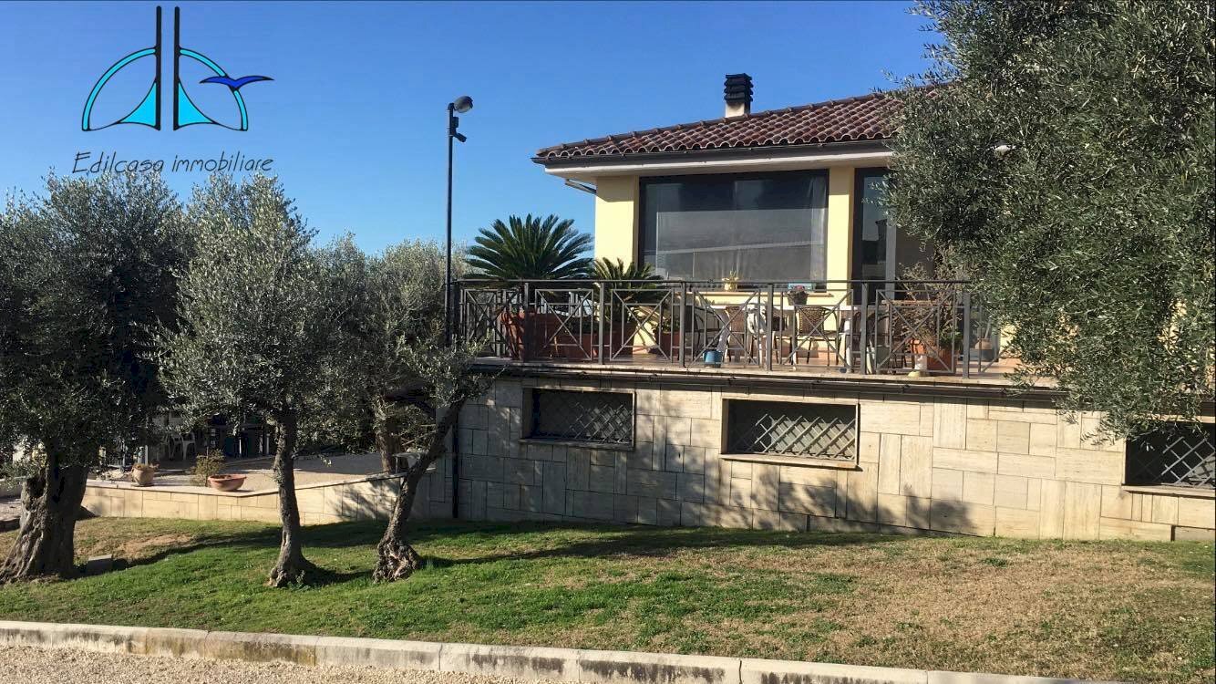 Foto 2 - Villa via salaria vecchia
 
148, Fara in Sabina - foto 2