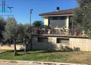 Foto 2 - Villa via salaria vecchia
 
148, Fara in Sabina - foto 2