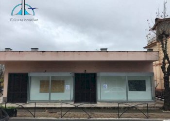 Foto 1 - Locale Commerciale via XXIV MAGGIO, Fara in Sabina - foto 1