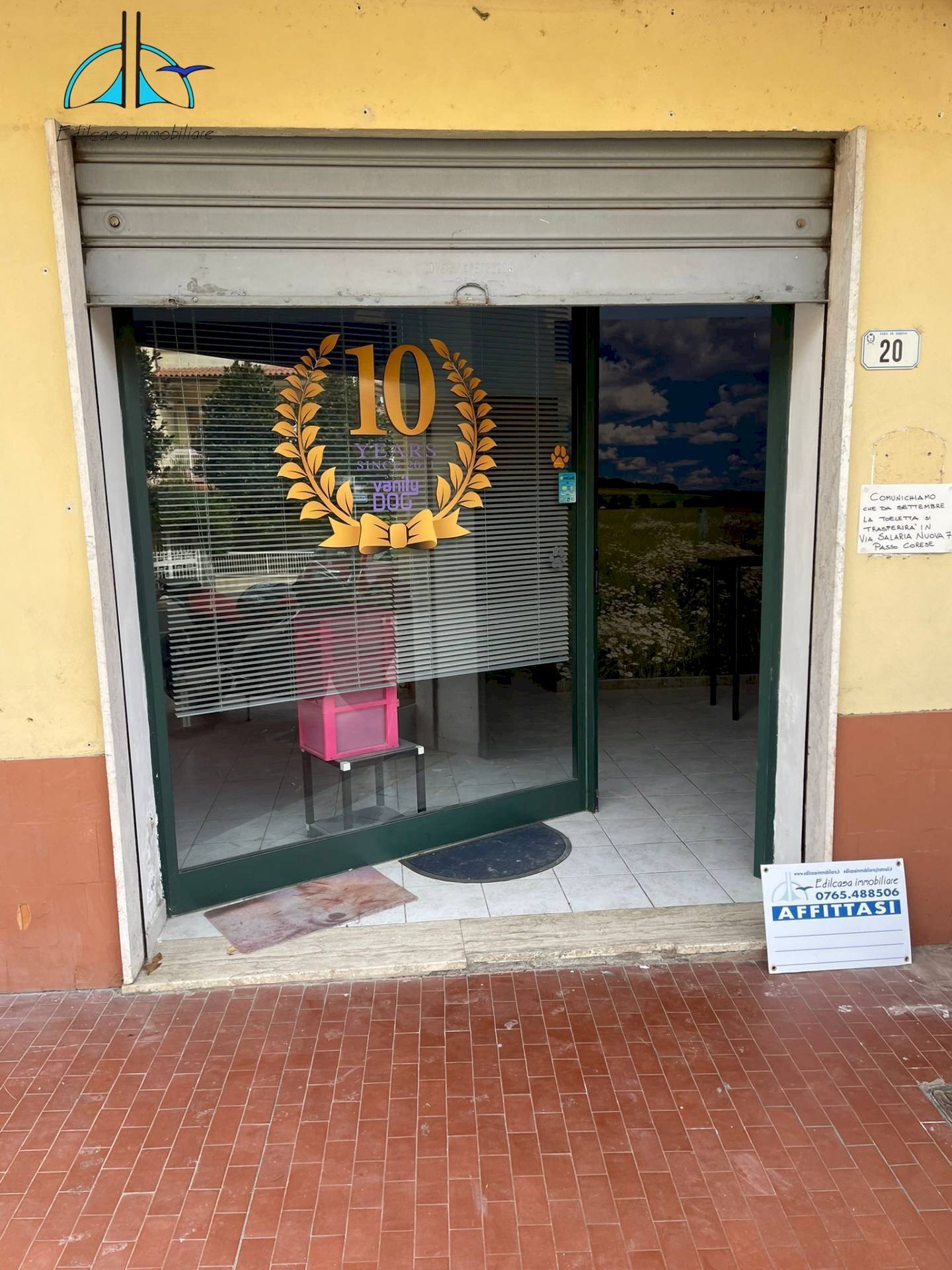 Foto 3 - Commercial Premises via san francesco
 
20, Fara in Sabina - photo 3