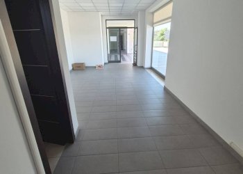 Foto 7 - Locale Commerciale Via Giovanni Falcone, Fara in Sabina - foto 7