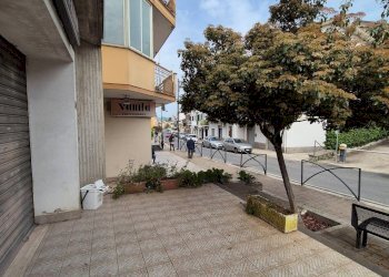 Foto 4 - Locale Commerciale Via XXIV Maggio
 
112, Fara in Sabina - foto 4