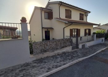 Foto 1 - Appartamento Viale dell'Unità d'Italia
 
38, Fara in Sabina - foto 1