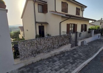 Foto 2 - Appartamento Viale dell'Unità d'Italia
 
38, Fara in Sabina - foto 2