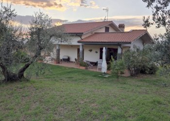 Foto 1 - Villa via dell arci
snc, Fara in Sabina - photo 1
