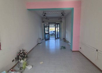 Foto 3 - Locale Commerciale Via Fratelli Cervi
 
9, Rieti - foto 3