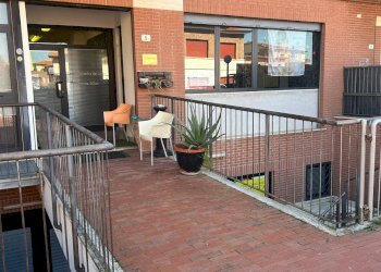 Foto 4 - Locale Commerciale largo giulio cesare
 
5, Fara in Sabina - foto 4