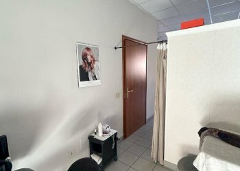 Foto 12 - Locale Commerciale largo giulio cesare
 
5, Fara in Sabina - foto 12