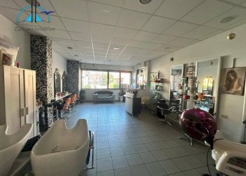 Foto 13 - Locale Commerciale largo giulio cesare
 
5, Fara in Sabina - foto 13