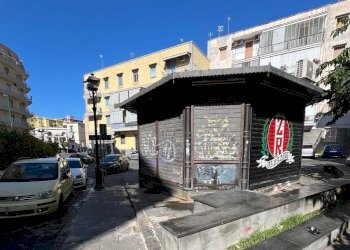 Foto 2 - Locale Commerciale PIAZZALE CESARE BATTISTI, Torre del Greco - foto 2