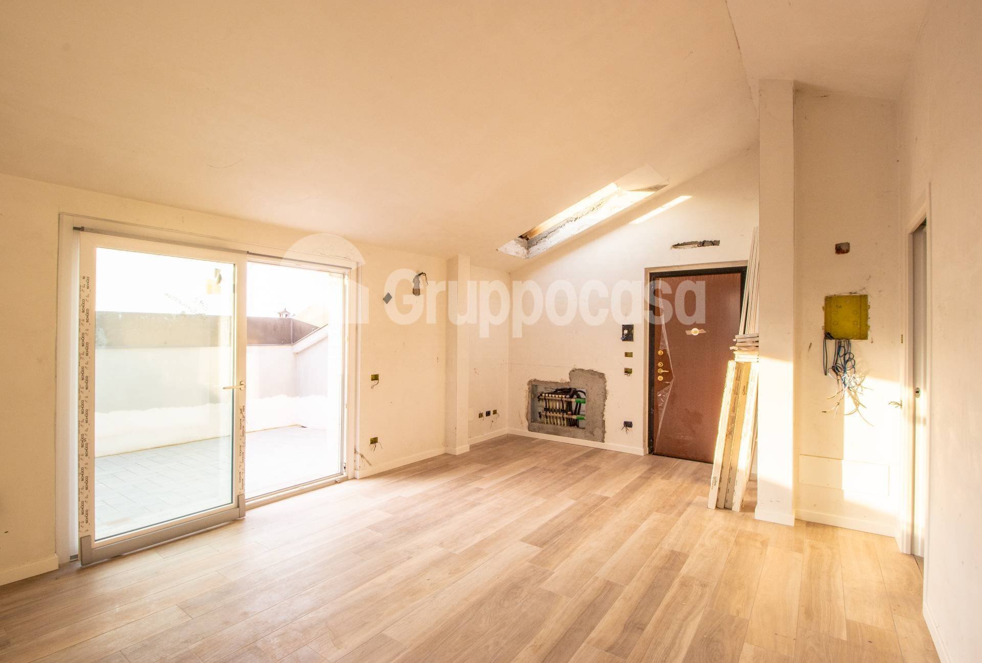 Foto 1 - Trilocale via IV Novembre
 
10, Mesero - foto 1