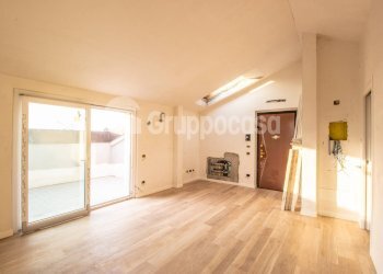 Foto 1 - Trilocale via IV Novembre
 
10, Mesero - foto 1