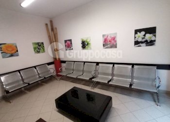 Foto 3 - Locale Commerciale Via Fornaroli
 
5, Magenta - foto 3