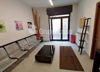 Foto 4 - Locale Commerciale Via Fornaroli
 
5, Magenta - foto 4