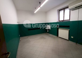 Foto 6 - Locale Commerciale Via Fornaroli
 
5, Magenta - foto 6