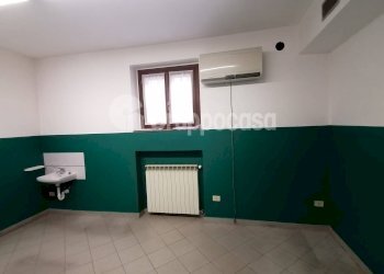 Foto 12 - Locale Commerciale Via Fornaroli
 
5, Magenta - foto 12