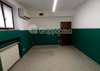 Foto 13 - Locale Commerciale Via Fornaroli
 
5, Magenta - foto 13