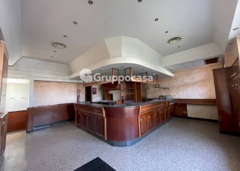 Foto 3 - Locale Commerciale Via Volta
 
80, Magenta - foto 3