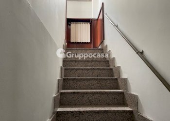 Foto 16 - Locale Commerciale Via Volta
 
80, Magenta - foto 16