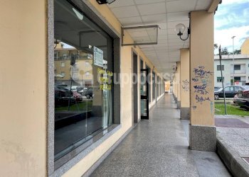 Foto 25 - Locale Commerciale Via Volta
 
80, Magenta - foto 25