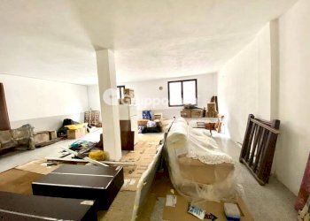 Foto 11 - Commercial Premises via redipuglia
 
7, Robecco sul Naviglio - photo 11