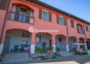 Foto 3 - Stabile - Palazzo Via Valigio
 
19, Mesero - foto 3