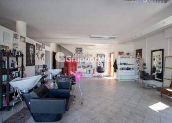 Foto 7 - Locale Commerciale via espinasse
 
90, Magenta - foto 7