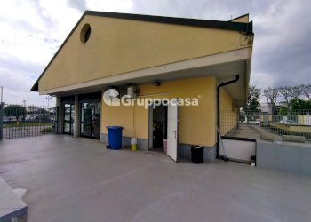 Foto 14 - Locale Commerciale via espinasse
 
90, Magenta - foto 14