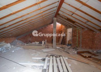 Foto 24 - Locale Commerciale via espinasse
 
90, Magenta - foto 24