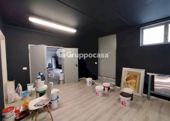 Foto 29 - Locale Commerciale via espinasse
 
90, Magenta - foto 29