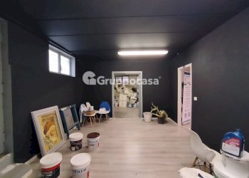 Foto 30 - Locale Commerciale via espinasse
 
90, Magenta - foto 30