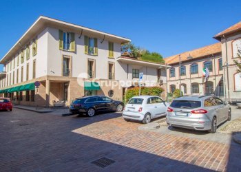 Foto 31 - Ufficio Via IV Giugno
 
32, Magenta - foto 31