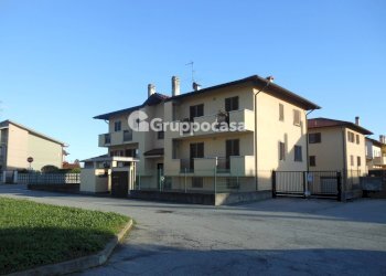 Foto 1 - Bilocale Via Ugo Foscolo
 
36, Bernate Ticino - foto 1